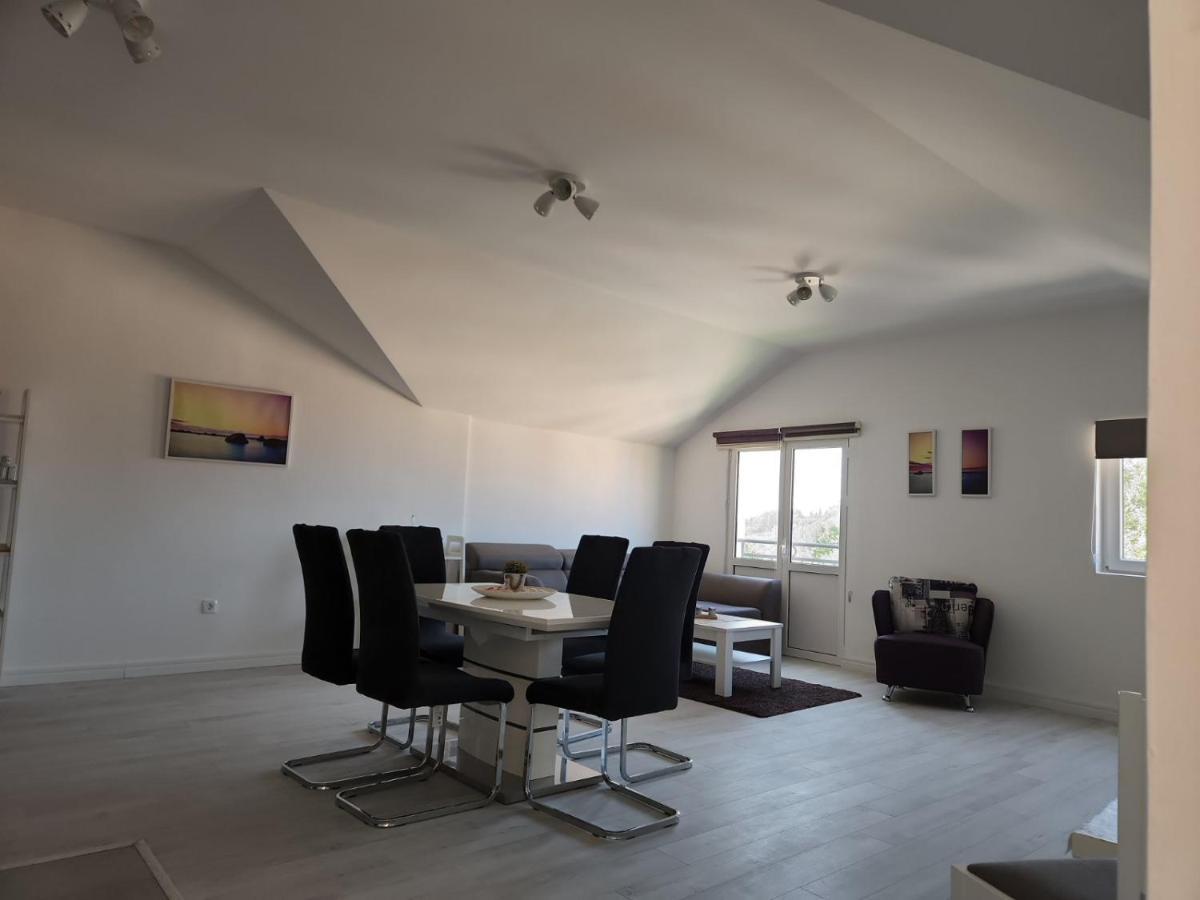 Apartmani Mia Sorajic Petrovac Екстер'єр фото