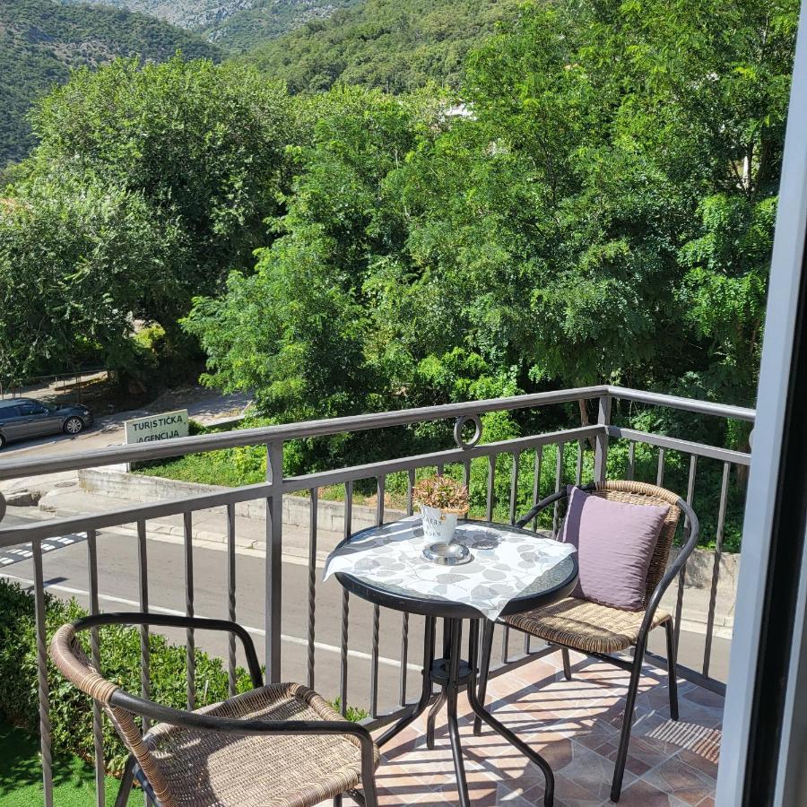Apartmani Mia Sorajic Petrovac Екстер'єр фото