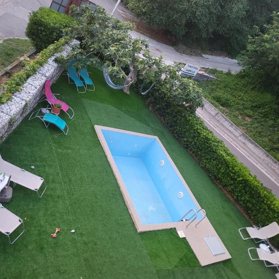 Apartmani Mia Sorajic Petrovac Екстер'єр фото
